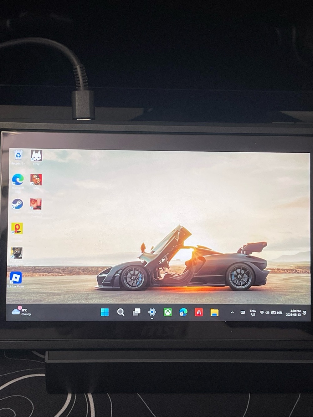 MSI Claw A1m ultra 5 with dock